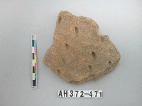 藏品(褐色粗砂陶片)的圖片